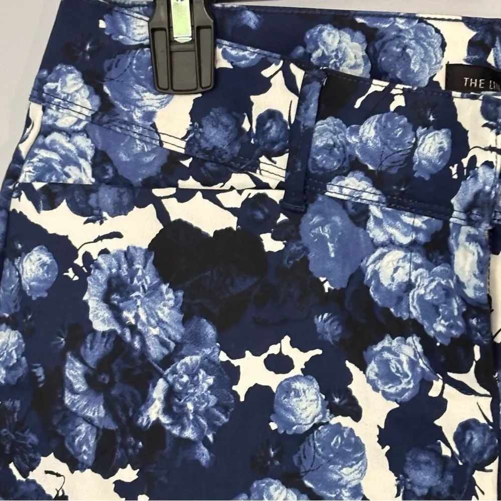 The Limited | Women’s Indigo Navy Floral Tailored Fit Casual Shorts Size 4
